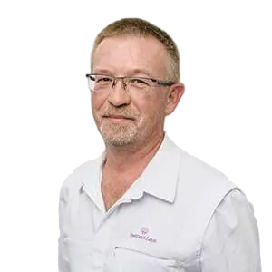 Врач Синяков