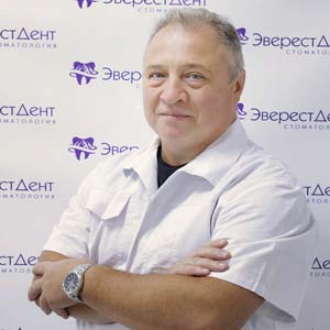 Стоматолог Коржев Алексей Олегович.