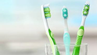 Стоит ли менять зубную щетку после простуды и других заболеваний?