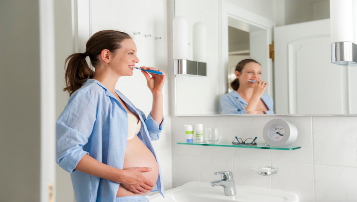 Как сохранить здоровье зубов при беременности